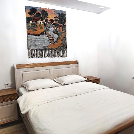 Loftik Apartments Gagarin Street Almaty Bagian luar foto